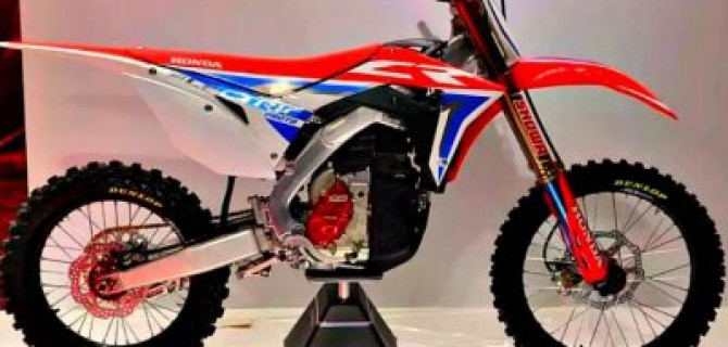 Honda представила пару кроссовых электроциклов