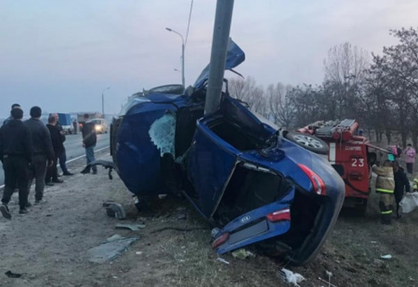 Под Рязанью иномарку «намотало» на столб – погиб человек (1)