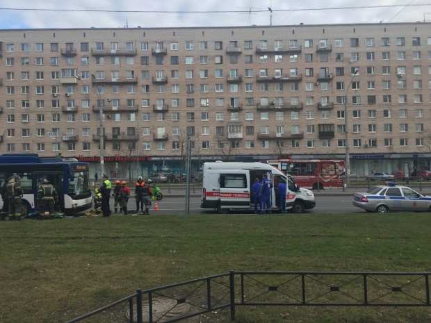 В Петербурге троллейбус насмерть сбил женщину (1)