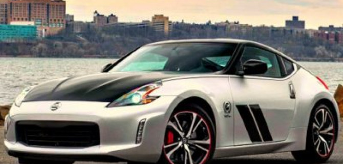 Нью-Йорк — 2019: спорткупе Nissan 370Z отмечает юбилей