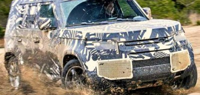 Новый Land Rover Defender поехал в Африку