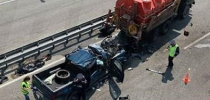 Два человека погибли в ДТП с КамАЗом в Приморье