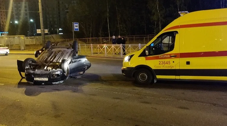 В Петербурге в ДТП на Кушелевской погиб человек