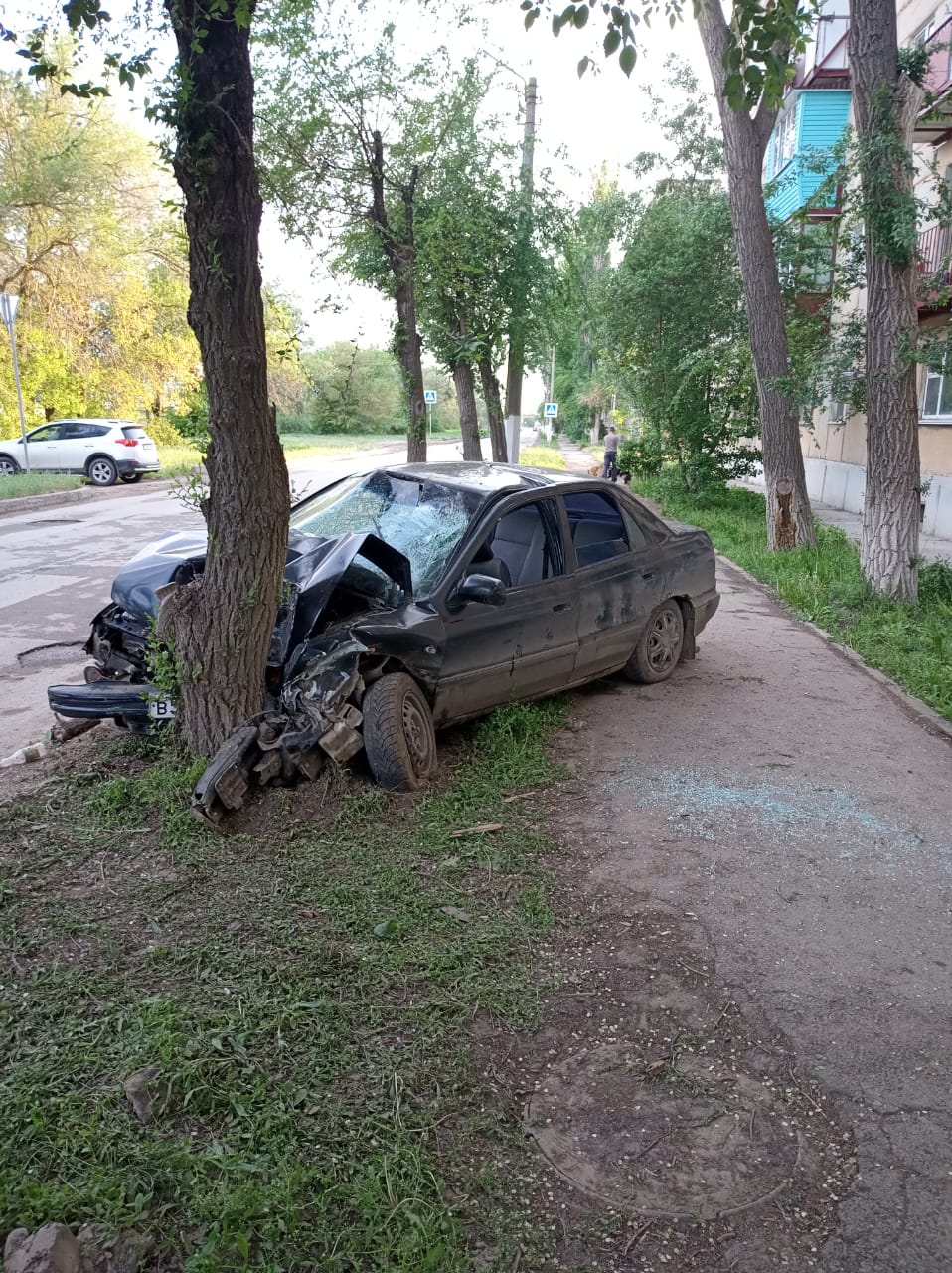 Группа подростков разбилась в ДТП в Астраханской области (2)