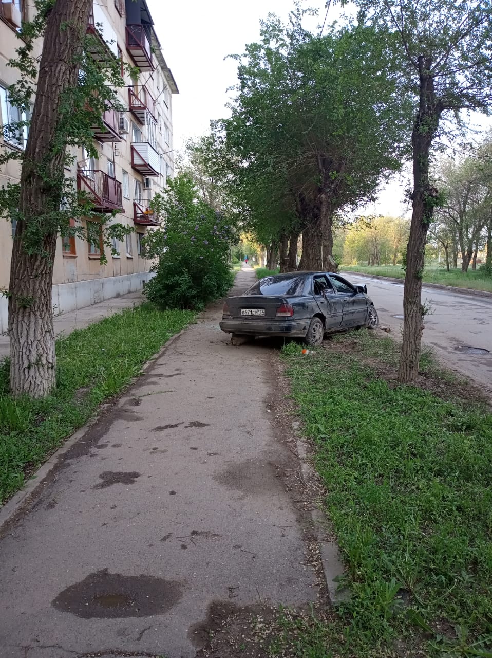 Группа подростков разбилась в ДТП в Астраханской области (3)