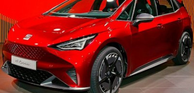 SEAT продолжает электрификацию модельной линейки