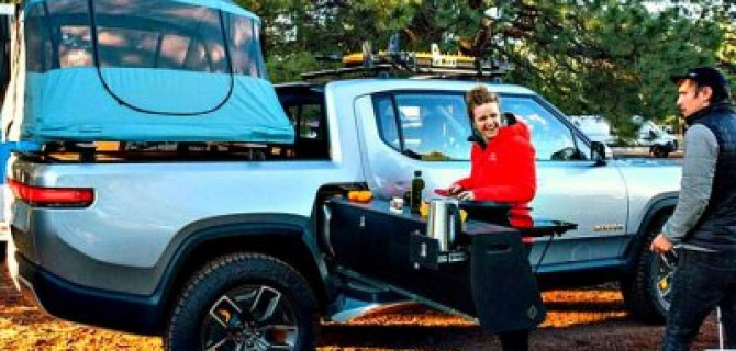 Из электропикапа Rivian R1T сделали турер