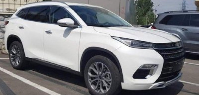 В Москву привезли несертифицированный Chery Exeed