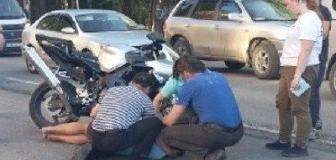 В Сыктывкаре в ДТП пострадал скутерист