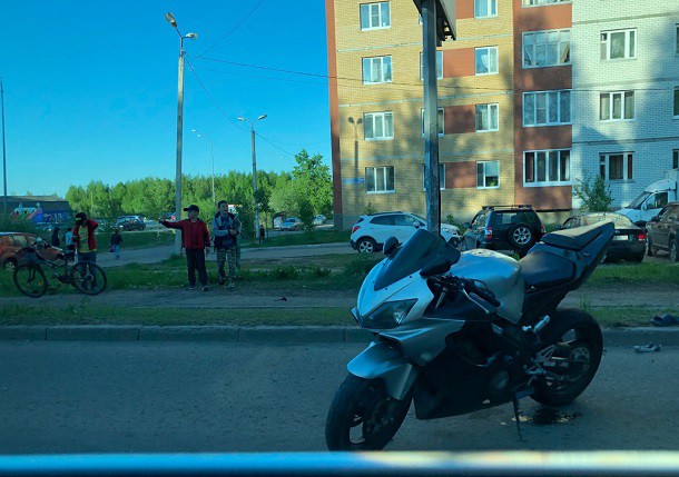 В Сыктывкаре в ДТП пострадал 18-летний мотоциклист