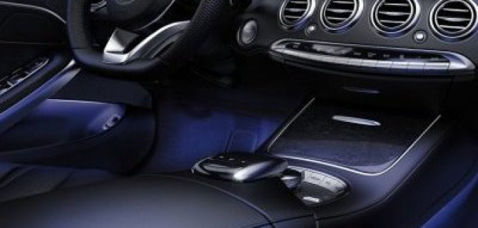 В России отзывают 330 пикапов Mercedes-Benz из-за плохой подсветки ног