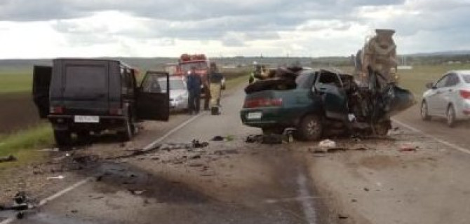 В Башкирии в ДТП с «Геликом» погибли два человека