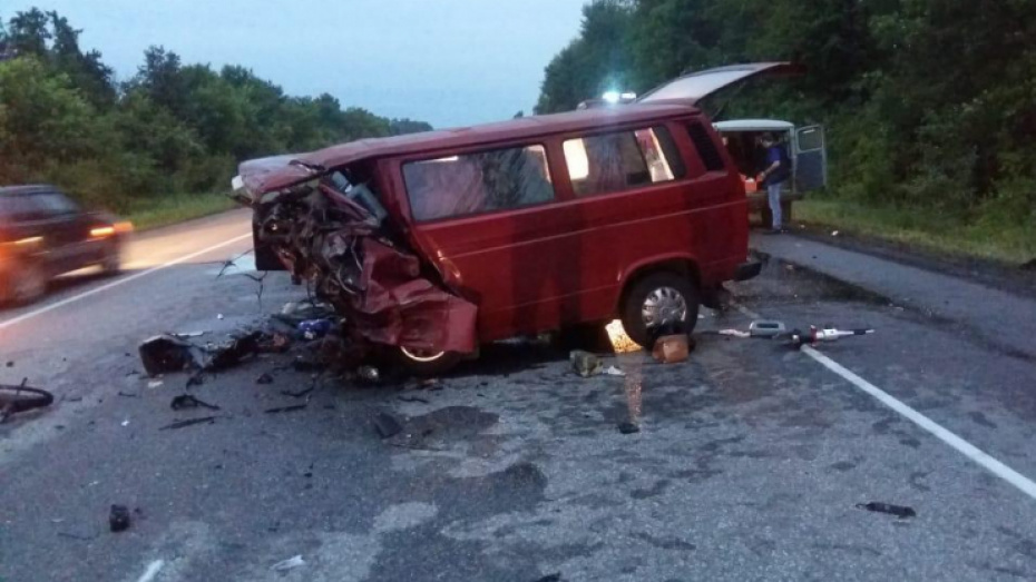 Восемь человек погибли в ДТП в Воронежской области