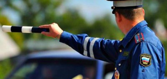 Автоинспекторам не разрешат изымать «права» без суда