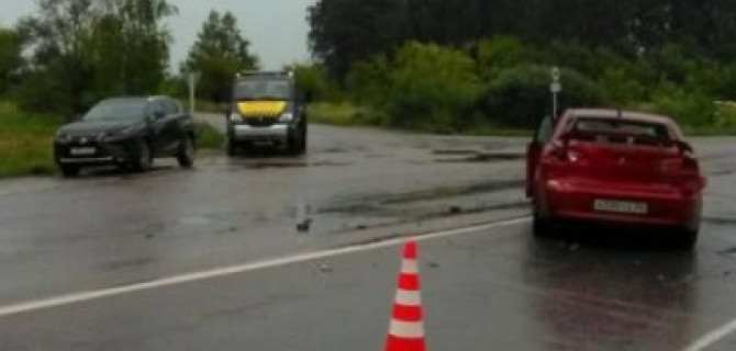 В ДТП под Тулой пострадал водитель иномарки