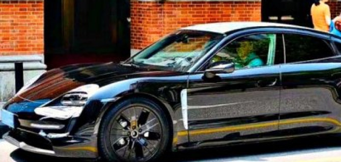 Porsche Taycan лишился камуфляжа