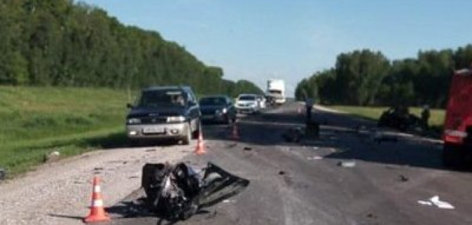 Двое детей и мужчина погибли в ДТП в Новосибирской области