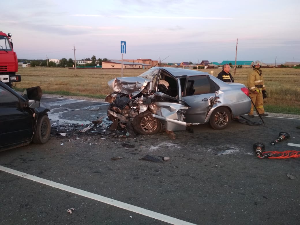 Два человека погибли в ДТП под Соль-Илецком (3)