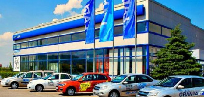 В России снизилось число автодилеров