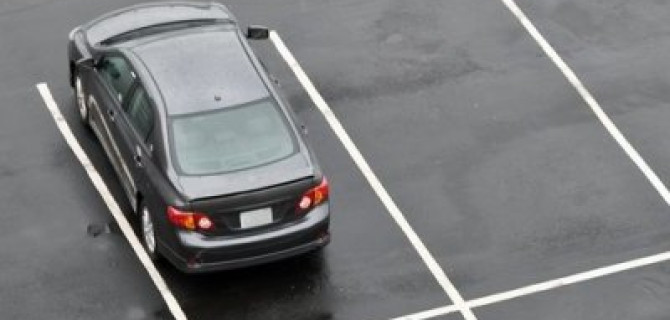 ГОСТ на размеры парковочных мест изменят: придется втискиваться в 5×2 метра