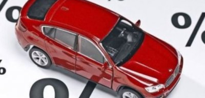 В России растет количество выданных автокредитов, а авторынок падает