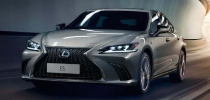 LEXUS ES. Управлять, а не следовать