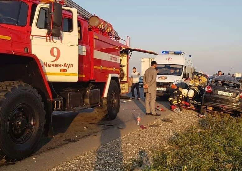 Шесть человек погибли в ДТП в Чечне