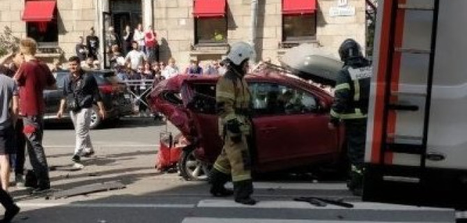 Ребенок пострадал в серьезном ДТП в Петербурге