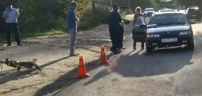 В Тамбовской области автомобиль сбил двоих детей на велосипеде