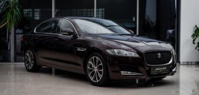 Jaguar XF с преимуществом до 100 000 рублей в «Авилон»!