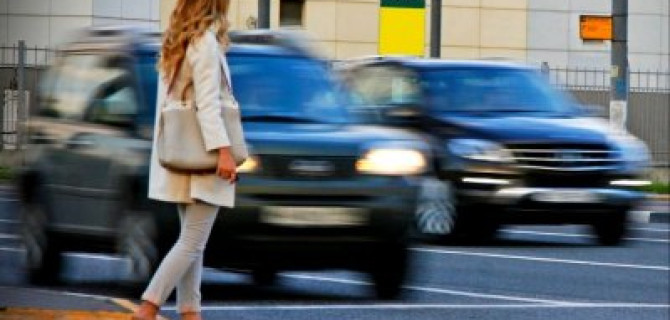 Дорожные камеры будут «ловить» водителей, не пропускающих пешеходов