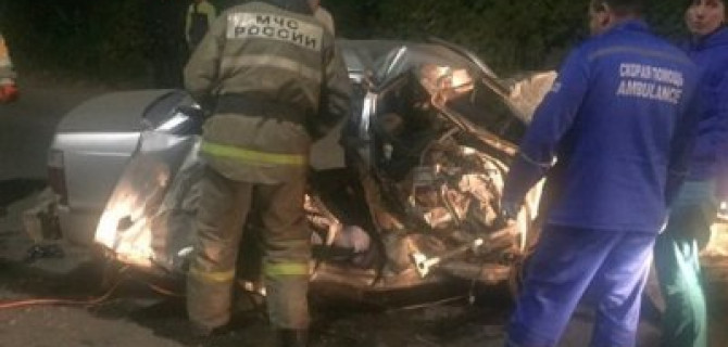 Два человека погибли в ночном ДТП в Рязани