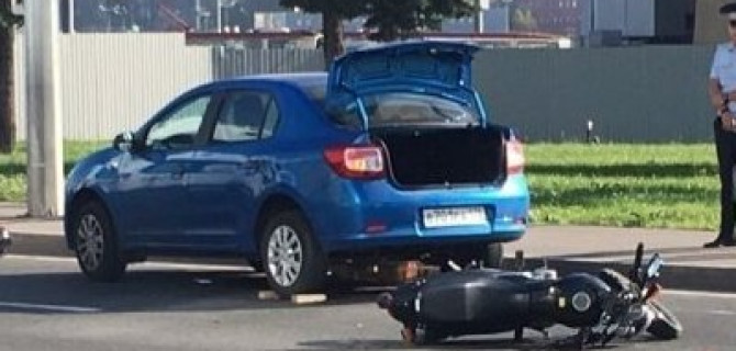 Мотоциклистка погибла в ДТП в Петербурге