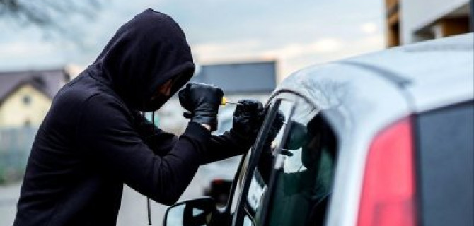 Как вор у вора «фомку» украл