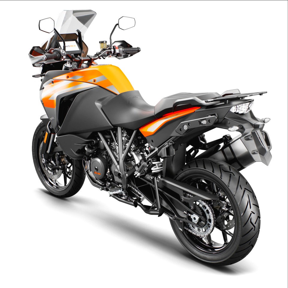 KTM подстраховывает мотоциклистов пр ктм 3