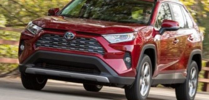 Российская версия Toyota RAV4: известны подробности