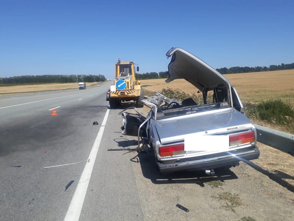 В ДТП с трактором под Ставрополем погиб водитель ВАЗа (2)