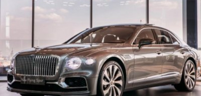 «АЛХИМИЯ» В СТИЛЕ BENTLEY: ЭКСКЛЮЗИВНАЯ ПРЕМЬЕРА НОВОГО FLYING SPUR В МОСКВЕ
