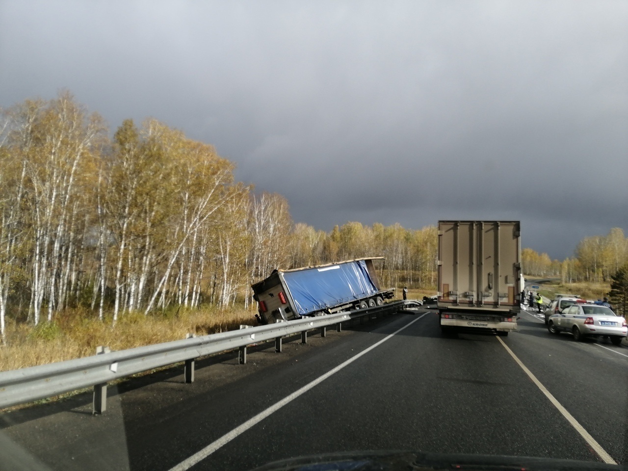 Водитель грузовика погиб в ДТП в Тюменской области (1)