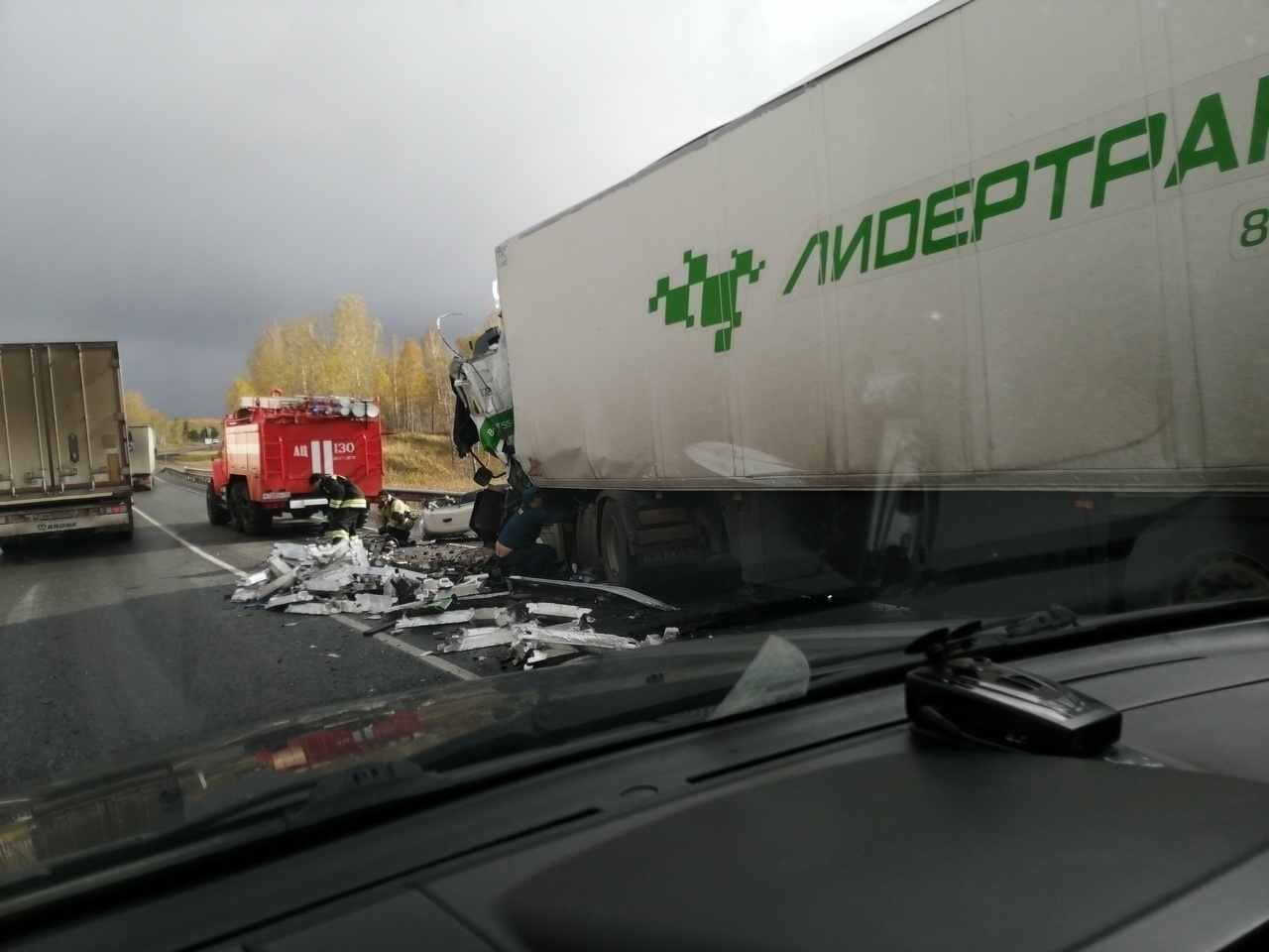 Водитель грузовика погиб в ДТП в Тюменской области (2)