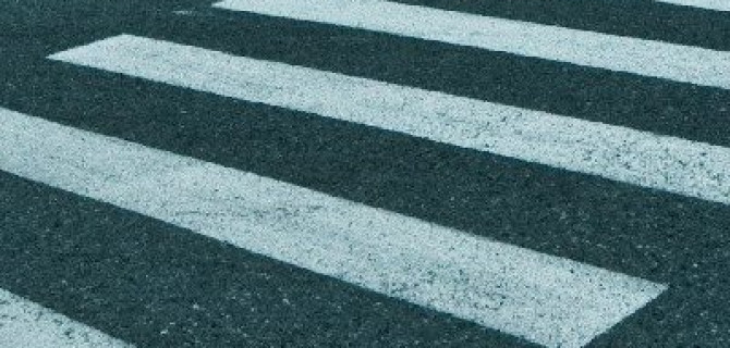 В Кронштадте автомобиль сбил девушку