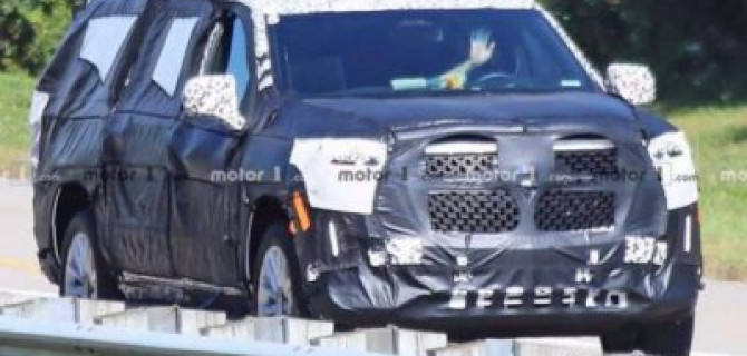 Новый Cadillac Escalade: камуфляжа стало меньше