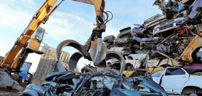 Российские автодилеры попросили Путина не увеличивать утилизационный сбор