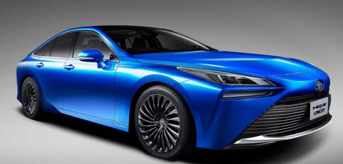 Седан Toyota Mirai прошёл рестайлинг