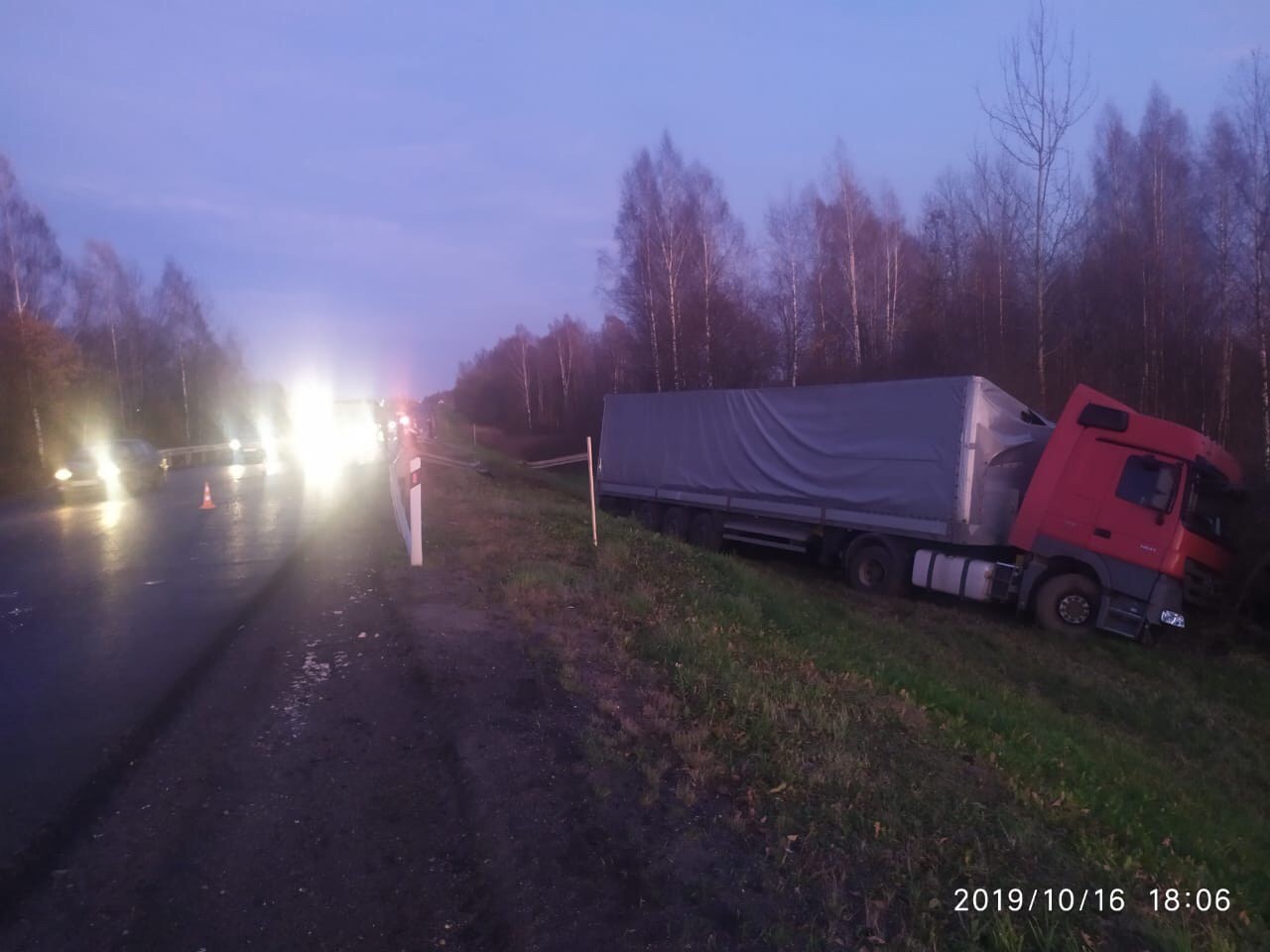 В ДТП с фурой в Тверской области погиб водитель ВАЗа (2)