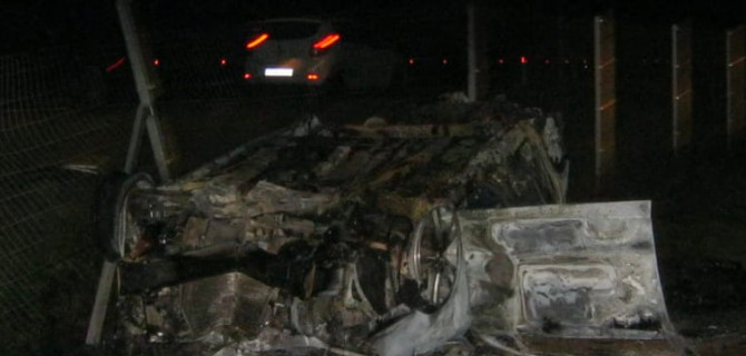 В Краснодарском крае ночью автомобиль перевернулся и сгорел - погибла вся семья