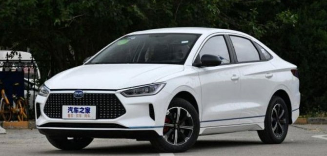 Начались продажи электромобиля BYD E3