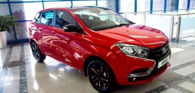 Lada Xray получит новую комплектацию с черными дисками и крышей