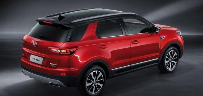 Стало известно время старта продаж китайского кроссовера Changan CS55 в России
