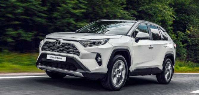В России начались продажи новой Toyota RAV4